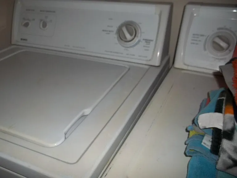 LAUNDRY AREA