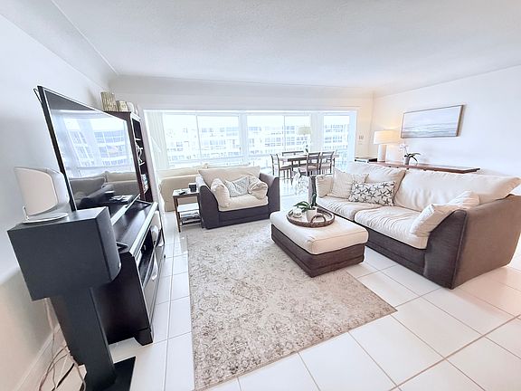 5th image of 3051 NE 47th Ct APT 204