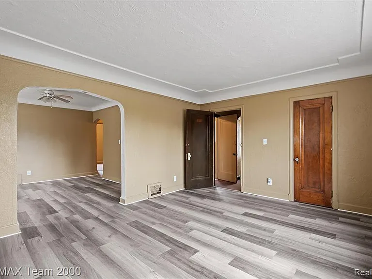 7444 Kendal St — Photo 19