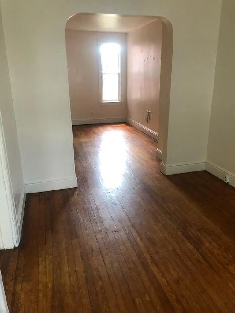 5 bed, 1836 sqft, $1,495 — Photo 3