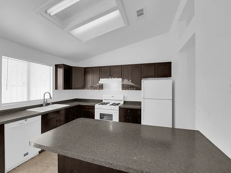 833 Camden Yard Ct — Photo 36