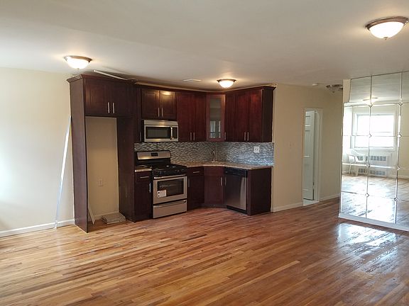 2nd image of 10310 Avenue K