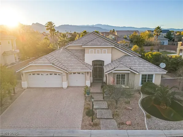 7215 Buttons Ridge Dr, Las Vegas, NV 89131