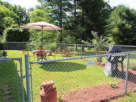 5th image of 34 Yeager Ln
