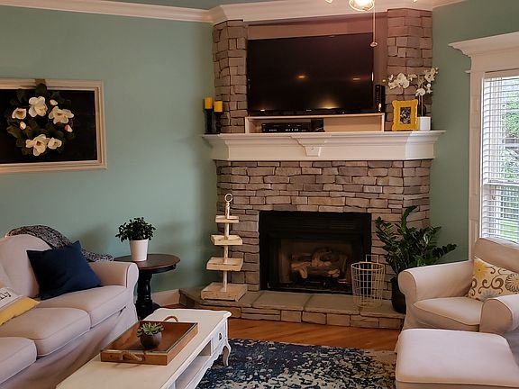 5th image of 3313 Geneva Dr