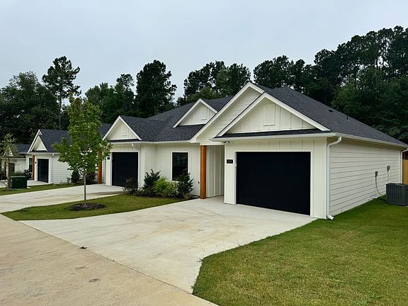 3rd image of 1011 McClenny Dr #601