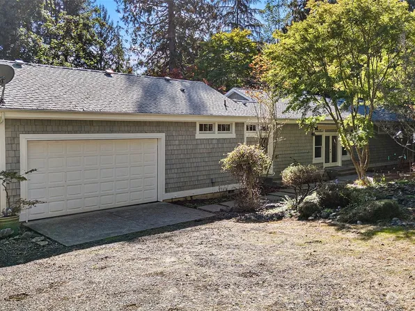 820 E Stadium Beach Road W, Grapeview, WA 98546