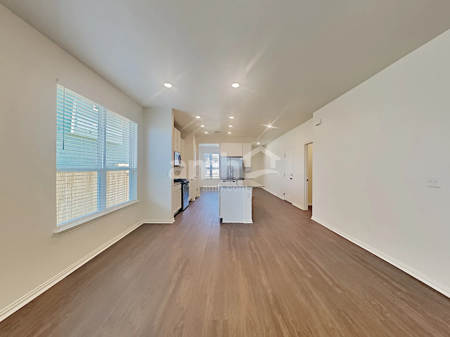 3 bed, 2.0 bath, 1446 sqft, $1,765 — Photo 4