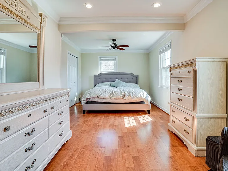 7601 Mendota Pl — Photo 17