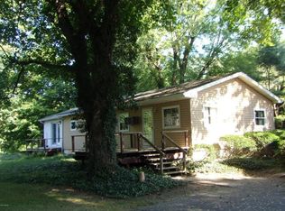 12 Nate Ln, Mill Hall, PA 17751