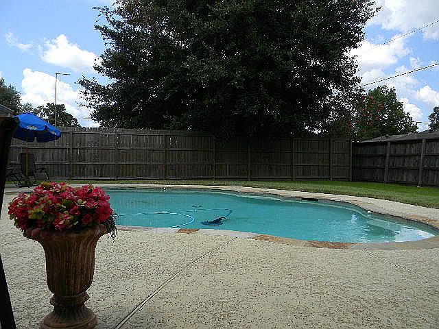 1st image of 860 Stacewood Dr