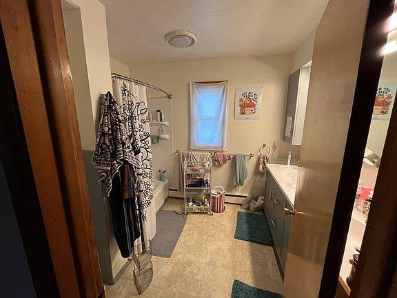5th image of 2004 Longyear Ave APT A