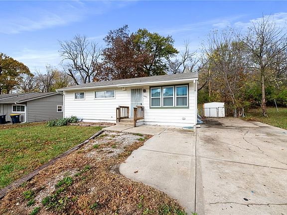 3rd image of 3942 Lawn Ave