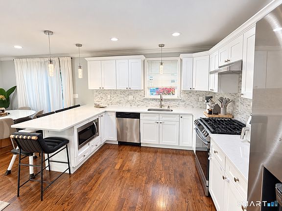 4th image of 28 Brookside Avenue