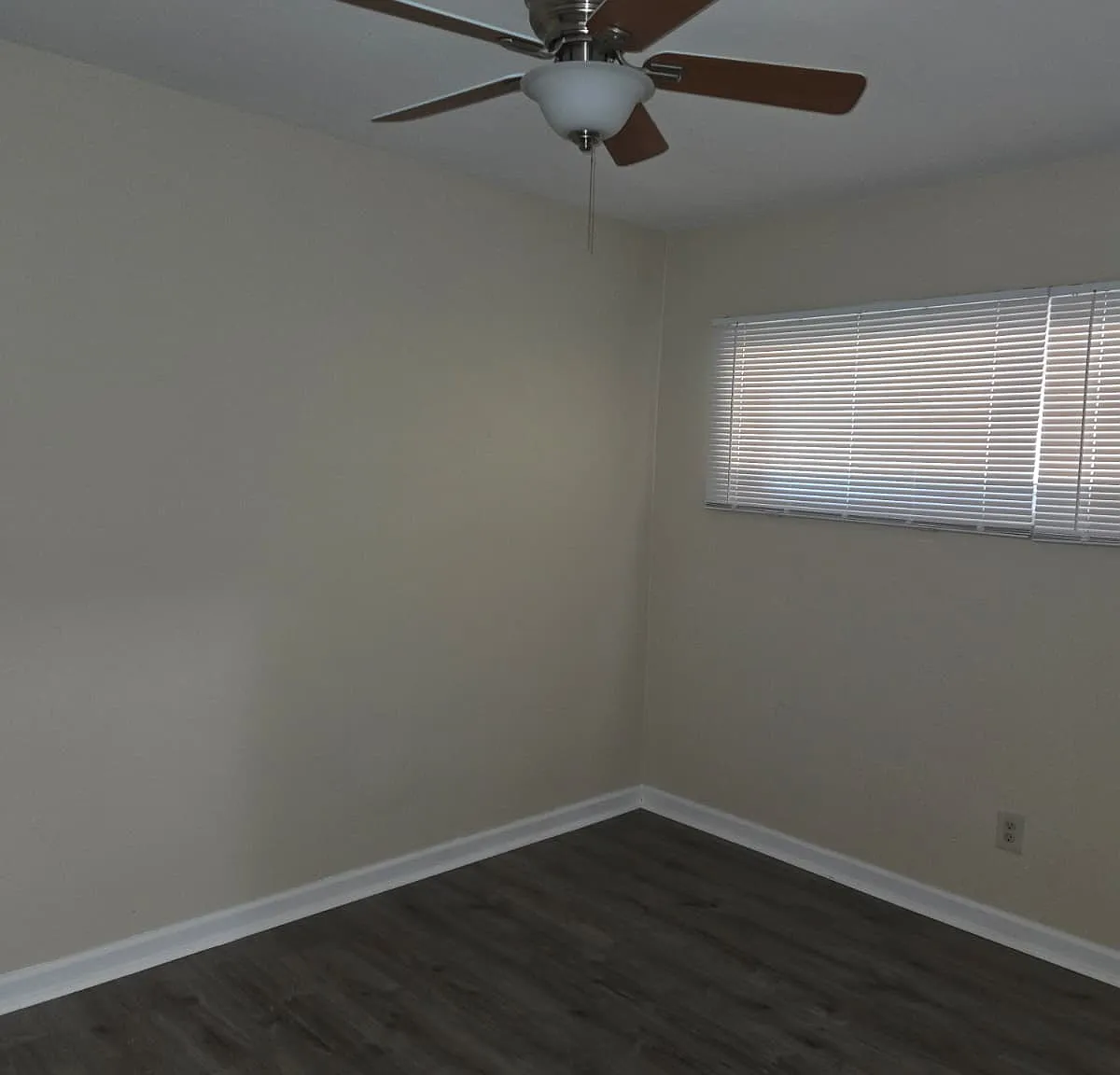 5 bed, $5,549 — Photo 2