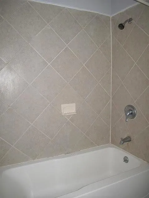 Fully Tiled Bath