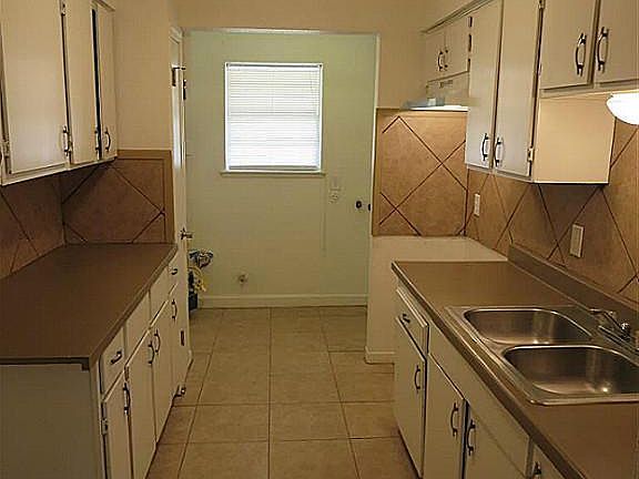 5th image of 9326 Nyssa St #1