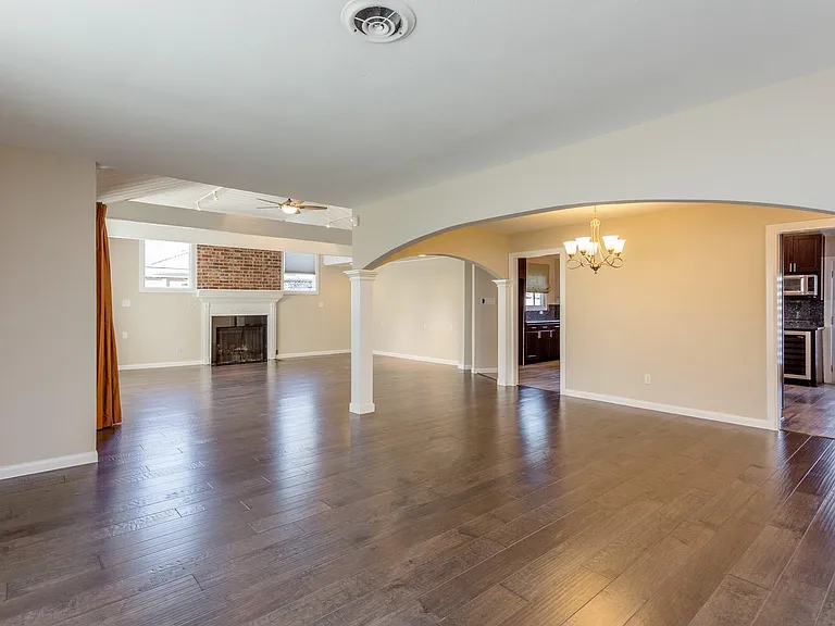 3006 Conway St — Photo 5