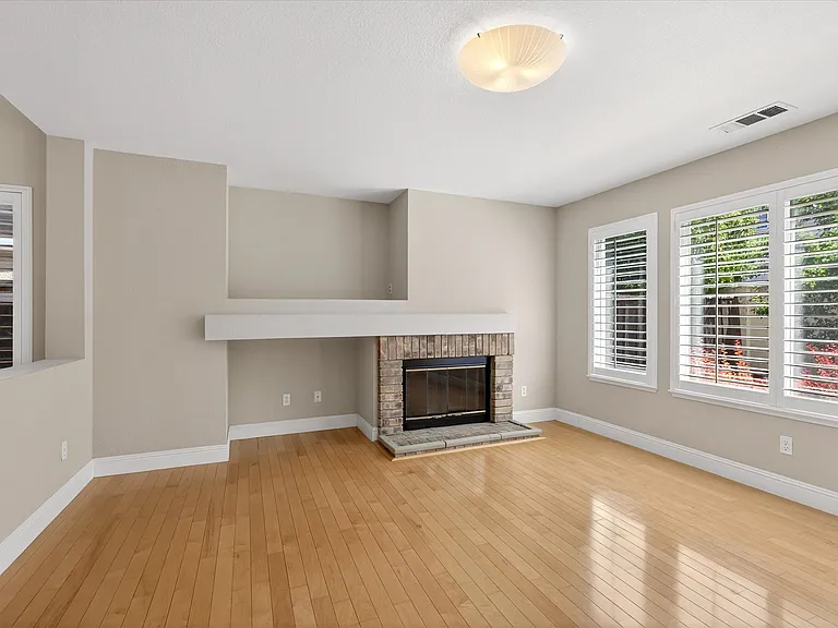 2056 Olivia Ct — Photo 11