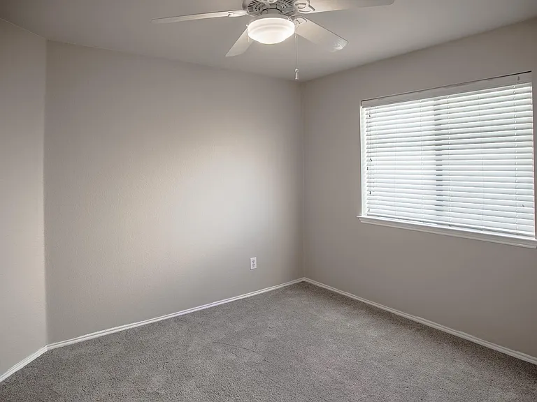6823 Woodcrest Ln — Photo 18