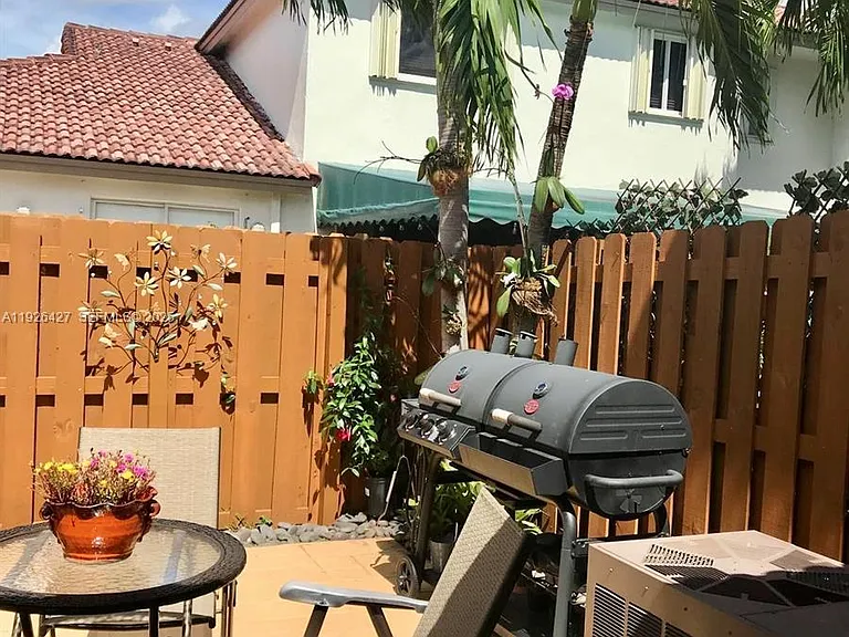 5072 NW 115th Ct — Photo 12