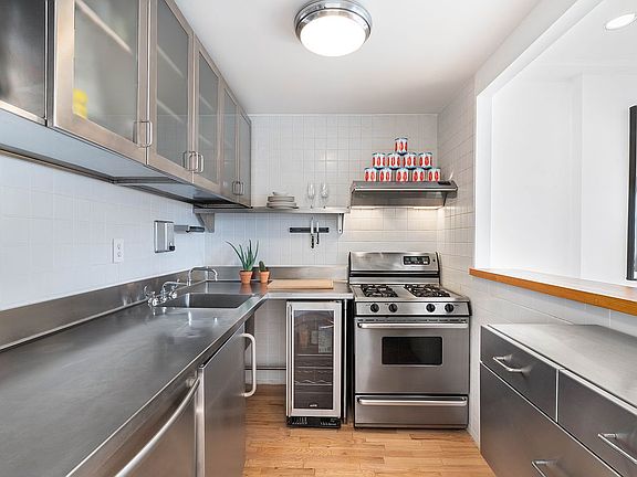 5th image of 728 10th Ave APT 4