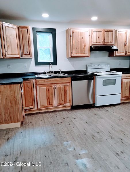 2nd image of 14 Springfield Road