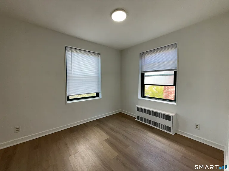 28 Strawberry Hill Ave #112-1E — Photo 13