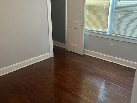 4th image of 5521 Park Ave