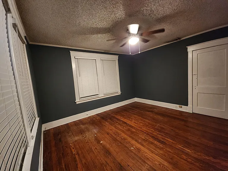 Bedroom large #1