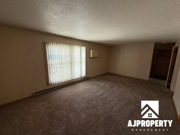 812 Canyon Ave, Garretson, SD 57030