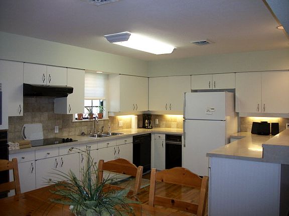 3rd image of 108 S Byers St