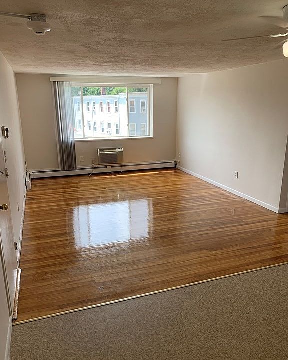 2nd image of 572 Cummins Hwy #15