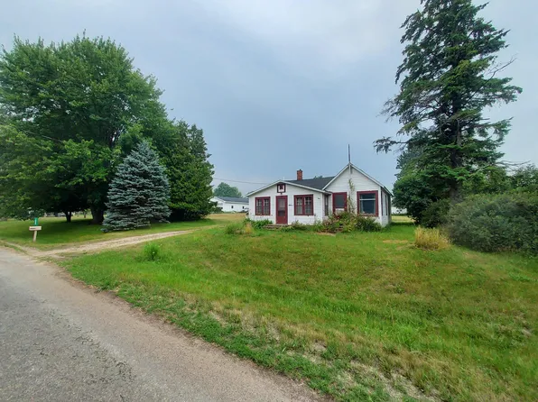 1086 Millbrook Rd, Blanchard, MI 49310