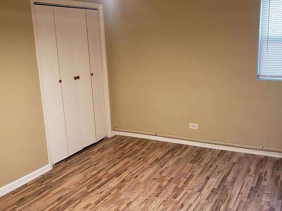 4th image of 121 Silver Ln #1