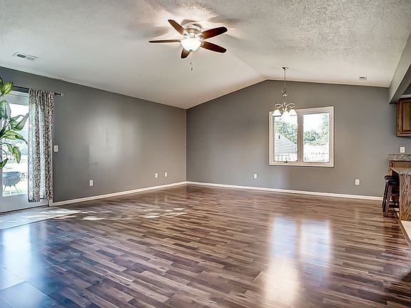 5th image of 7914 Bruick Ln