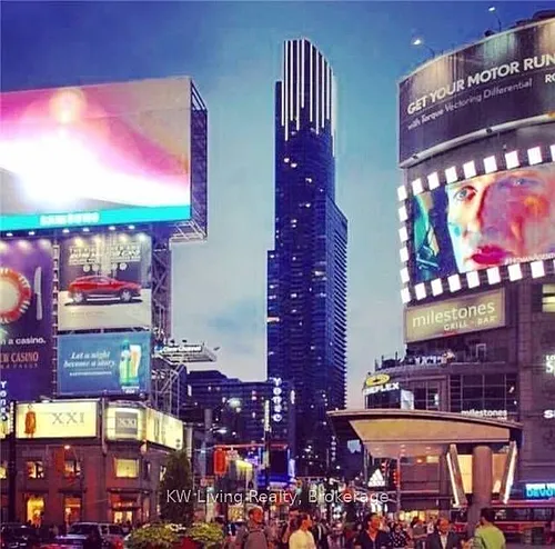 386 Yonge St Photo 1