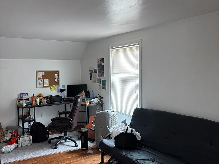 498 Plantation St — Photo 8