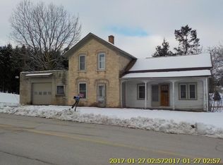 1308 Scenic Dr, Kewaskum, WI 53040