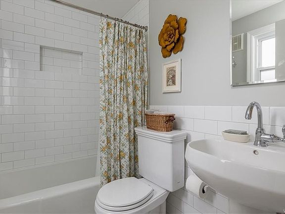 5th image of 170 Oakgrove Dr