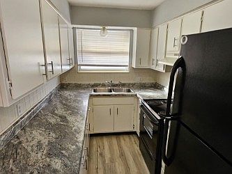 4th image of 1513 S Hardy Ave