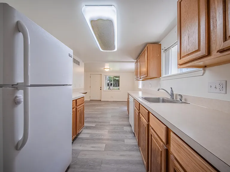 2472 Hawks Ave #1 — Photo 9