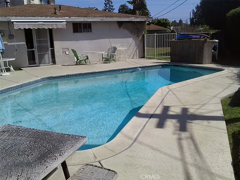 399 Ralcam Pl #A — Photo 2