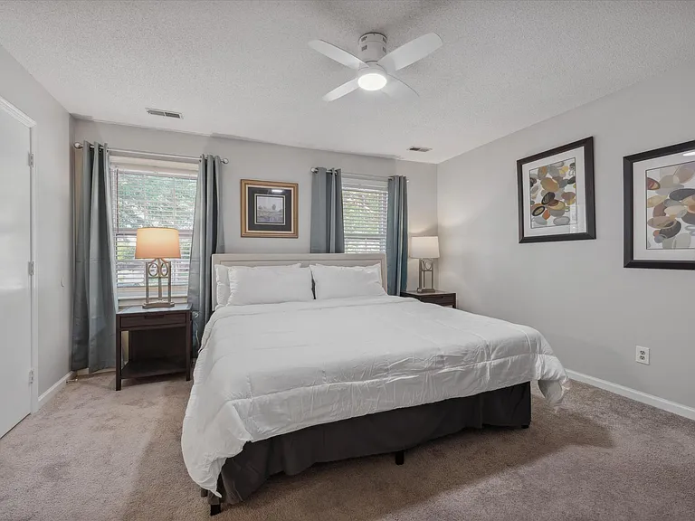 107 Barbary Ct — Photo 24