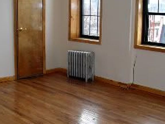 3rd image of 206 Scholes St APT 8