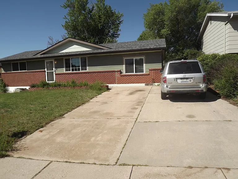 365 Kenwood Cir — Photo 2