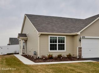 696 Vine St, Hampshire, IL 60140