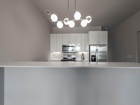 2nd image of 818 N Wolcott #204