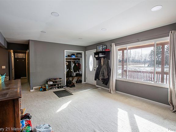 2nd image of 6101 Belsay Rd