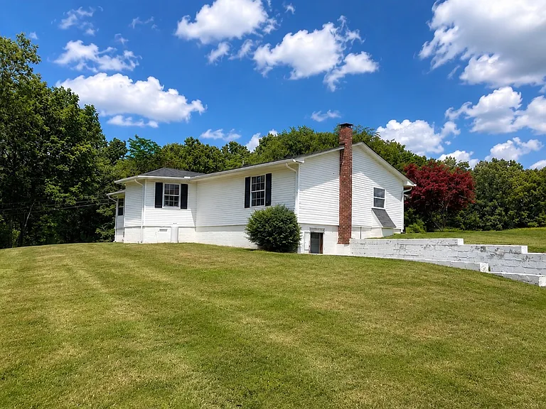 876 W Point Rd — Photo 28